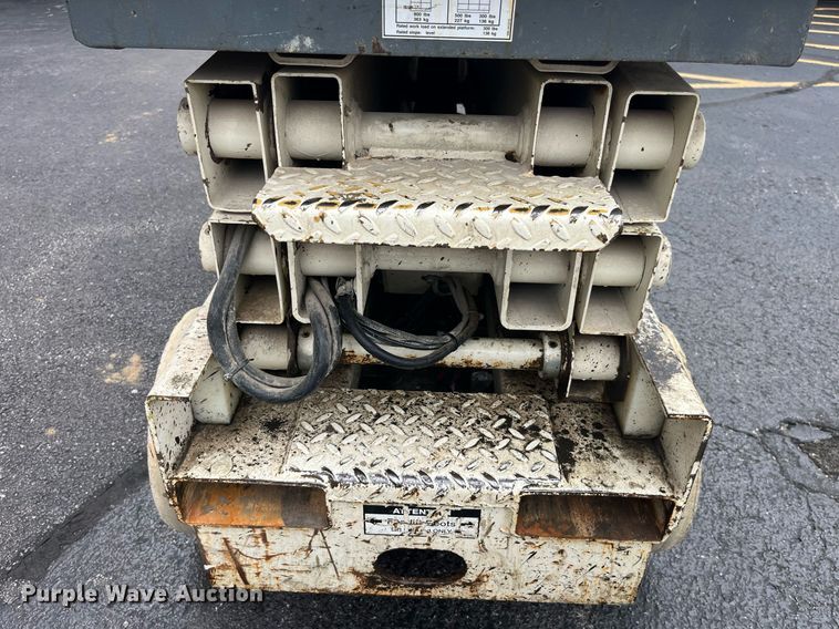 image for item MG9361 Terex TS20  scissor lift