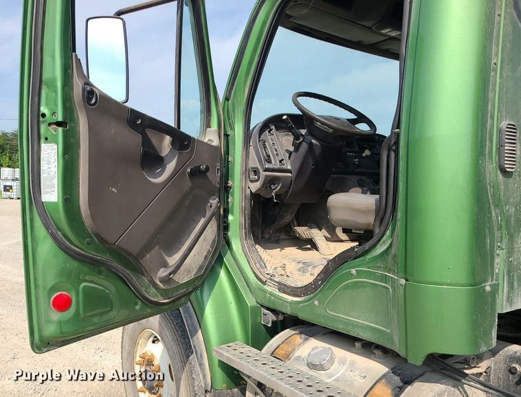 image for item MG9585 2009 Freightliner Business Class M2  dump truck