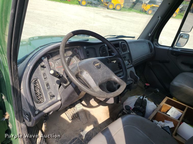 image for item MG9585 2009 Freightliner Business Class M2  dump truck