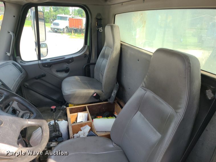 image for item MG9585 2009 Freightliner Business Class M2  dump truck