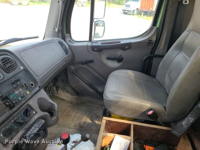 image for item MG9585 2009 Freightliner Business Class M2  dump truck