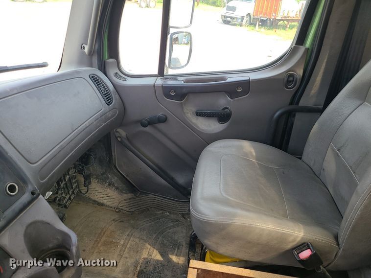 image for item MG9585 2009 Freightliner Business Class M2  dump truck