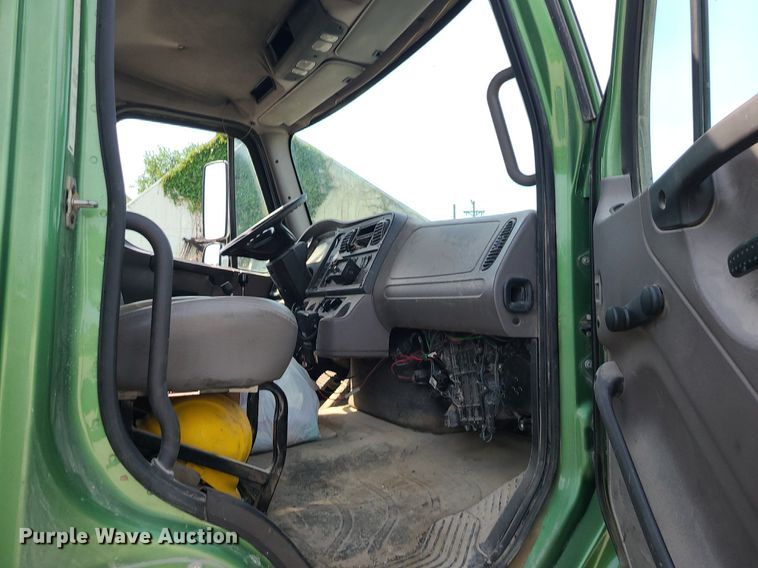 image for item MG9585 2009 Freightliner Business Class M2  dump truck