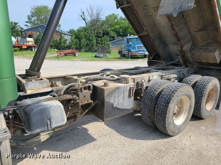 image for item MG9585 2009 Freightliner Business Class M2  dump truck