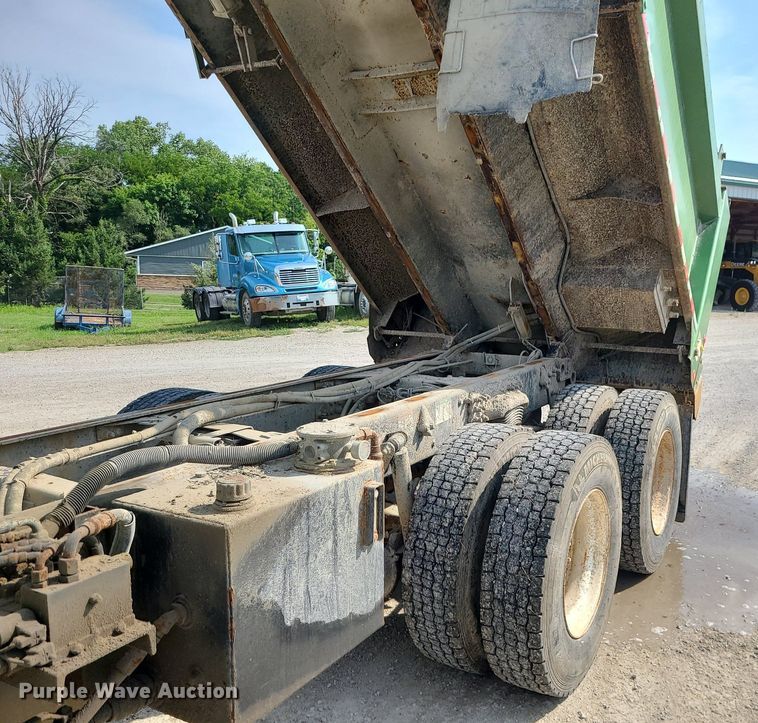 image for item MG9585 2009 Freightliner Business Class M2  dump truck