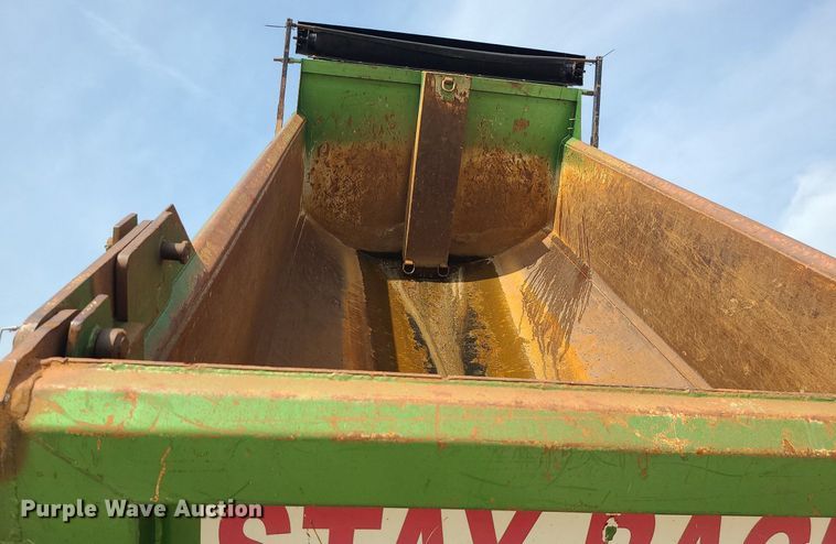 image for item MG9585 2009 Freightliner Business Class M2  dump truck