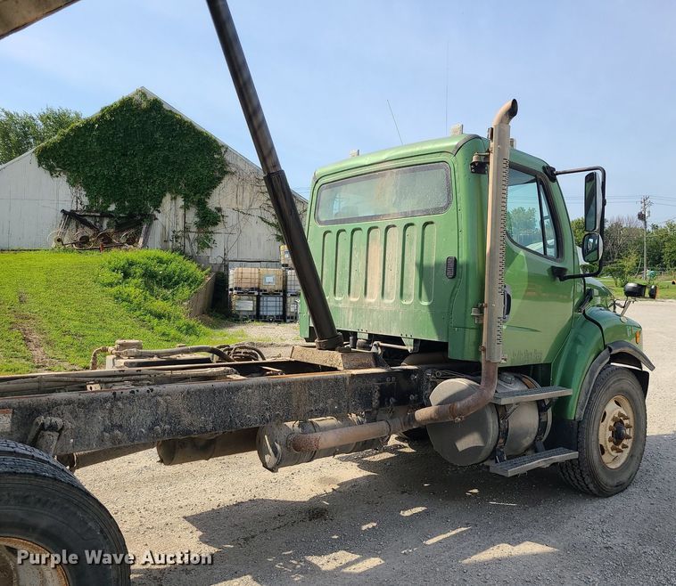 image for item MG9585 2009 Freightliner Business Class M2  dump truck
