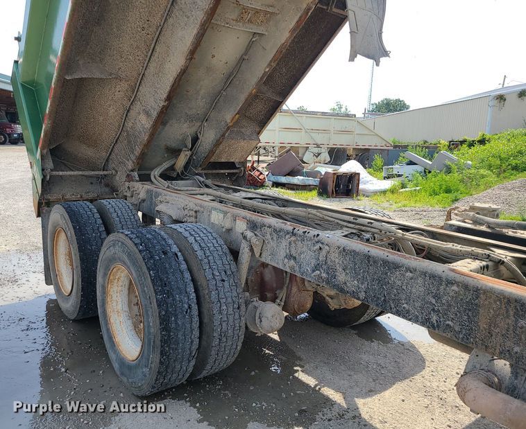 image for item MG9585 2009 Freightliner Business Class M2  dump truck