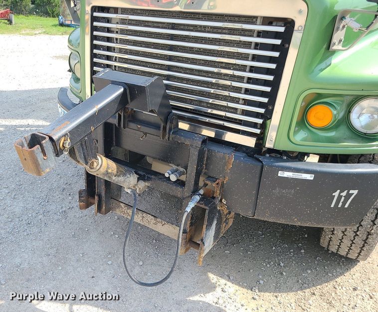 image for item MG9585 2009 Freightliner Business Class M2  dump truck