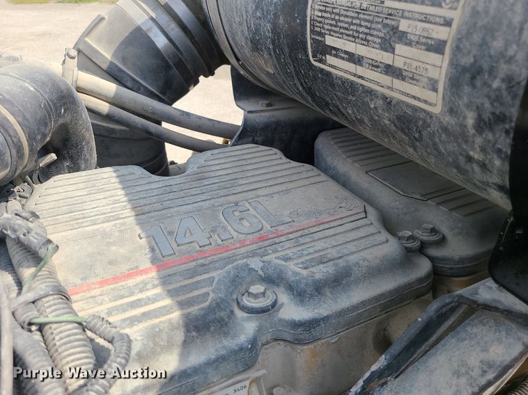 image for item MG9586 1999 Kenworth T800  semi truck