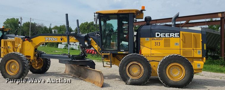 image for item MG9588 2016 John Deere 770G  motor grader