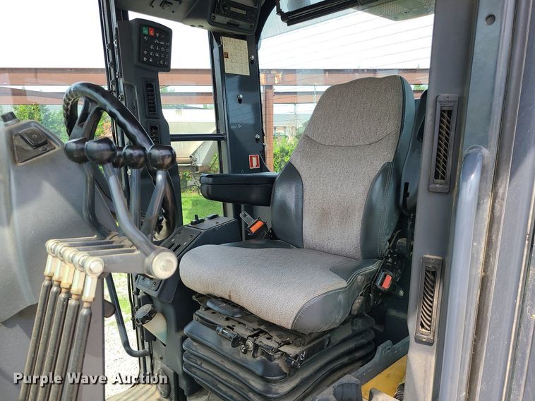 image for item MG9588 2016 John Deere 770G  motor grader