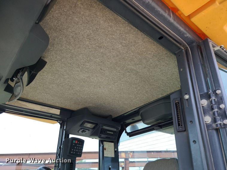 image for item MG9588 2016 John Deere 770G  motor grader