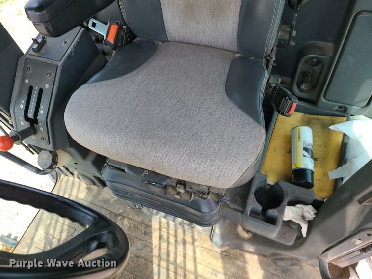 image for item MG9588 2016 John Deere 770G  motor grader