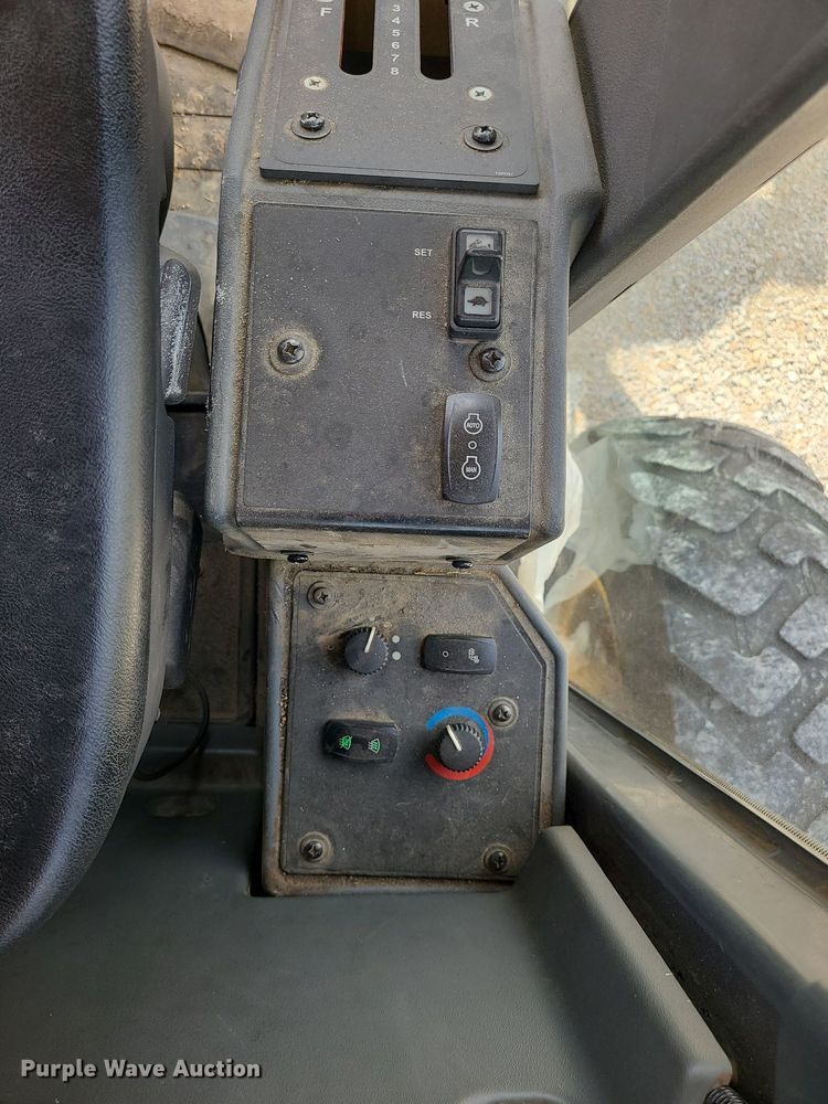 image for item MG9588 2016 John Deere 770G  motor grader