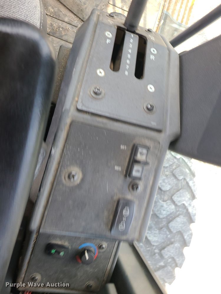 image for item MG9588 2016 John Deere 770G  motor grader