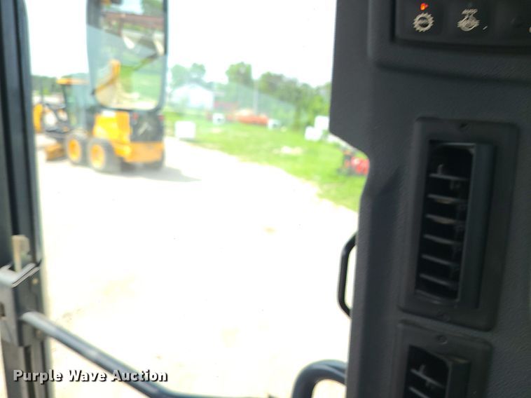 image for item MG9588 2016 John Deere 770G  motor grader