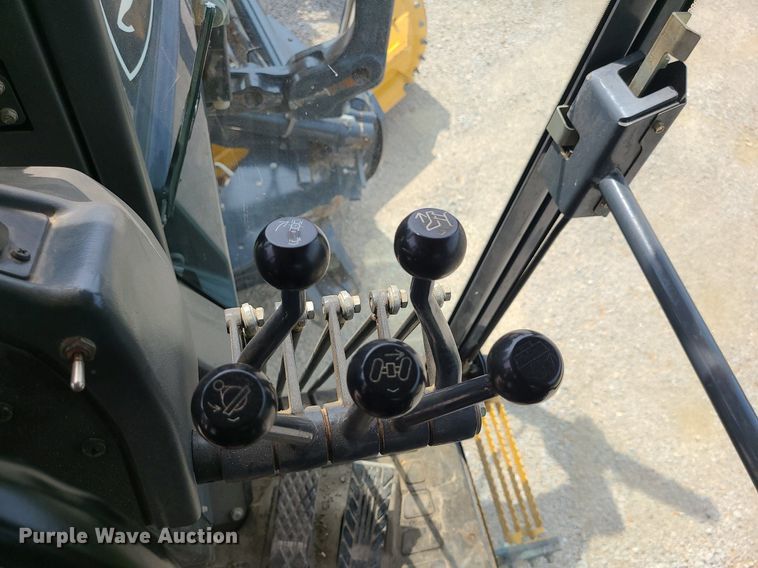 image for item MG9588 2016 John Deere 770G  motor grader