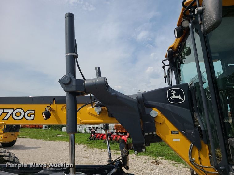 image for item MG9588 2016 John Deere 770G  motor grader