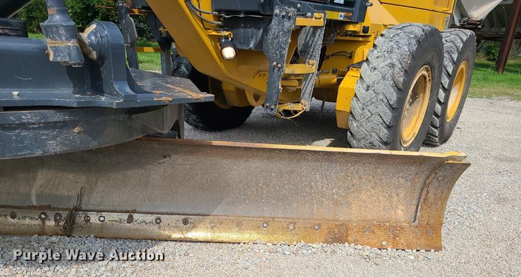 image for item MG9588 2016 John Deere 770G  motor grader