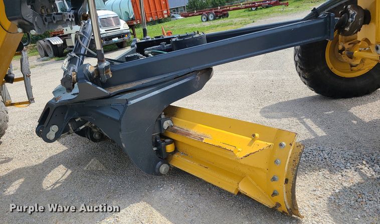 image for item MG9588 2016 John Deere 770G  motor grader