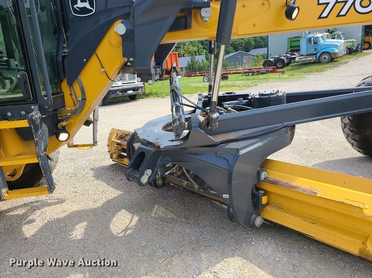 image for item MG9588 2016 John Deere 770G  motor grader