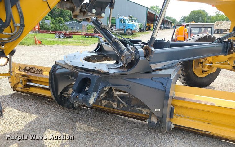 image for item MG9588 2016 John Deere 770G  motor grader