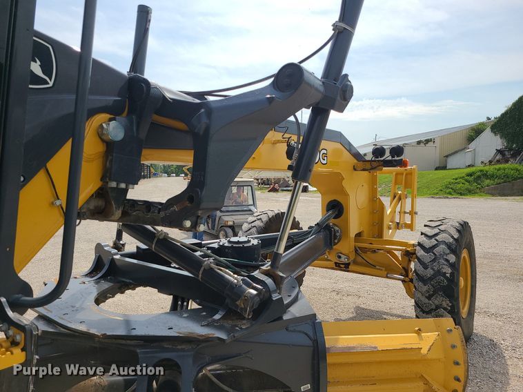 image for item MG9588 2016 John Deere 770G  motor grader