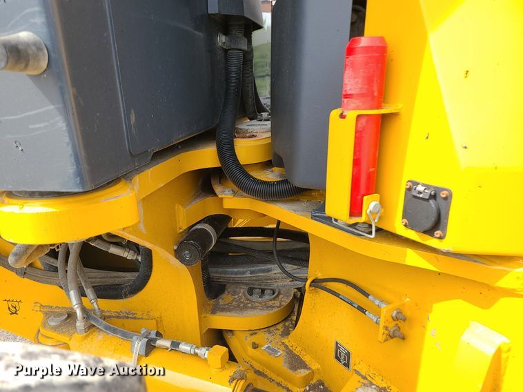 image for item MG9588 2016 John Deere 770G  motor grader