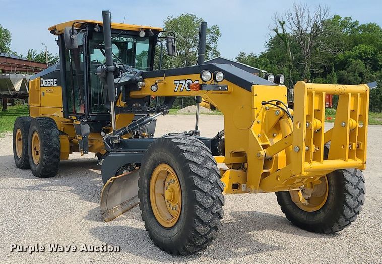 image for item MG9589 2016 John Deere 770G  motor grader