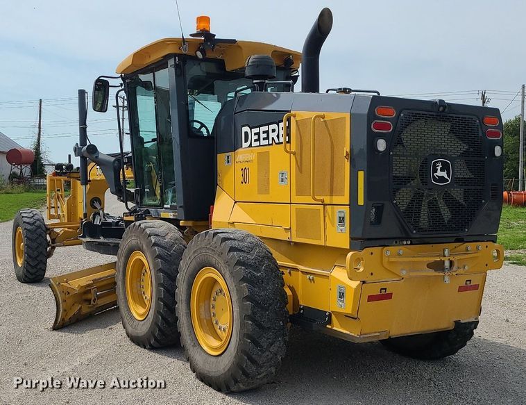 image for item MG9589 2016 John Deere 770G  motor grader