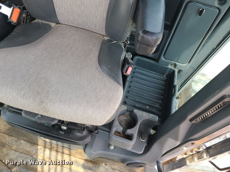 image for item MG9589 2016 John Deere 770G  motor grader