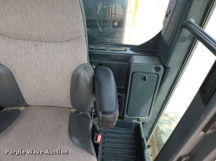 image for item MG9589 2016 John Deere 770G  motor grader