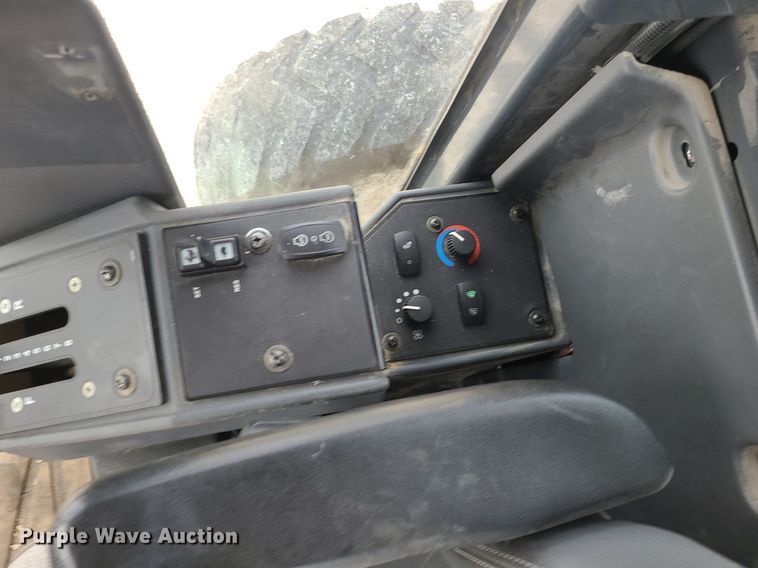 image for item MG9589 2016 John Deere 770G  motor grader