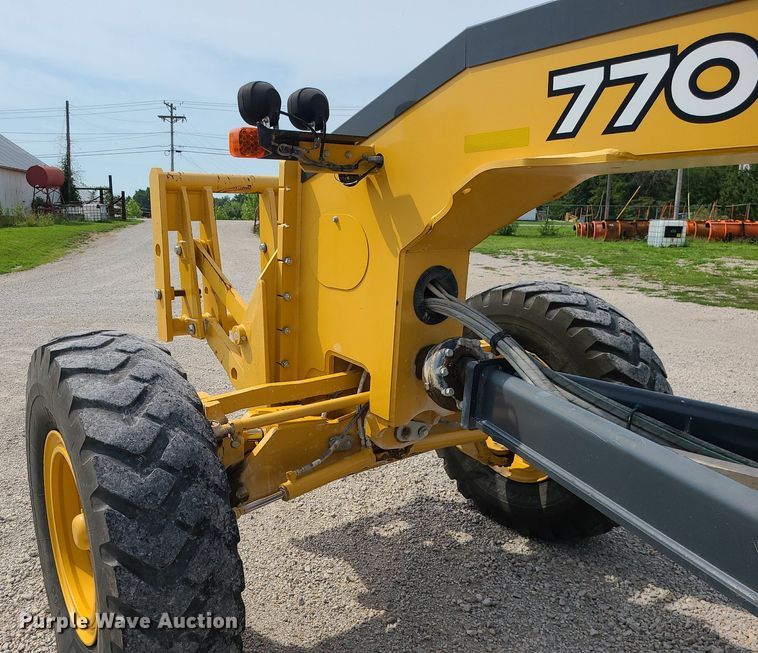 image for item MG9589 2016 John Deere 770G  motor grader
