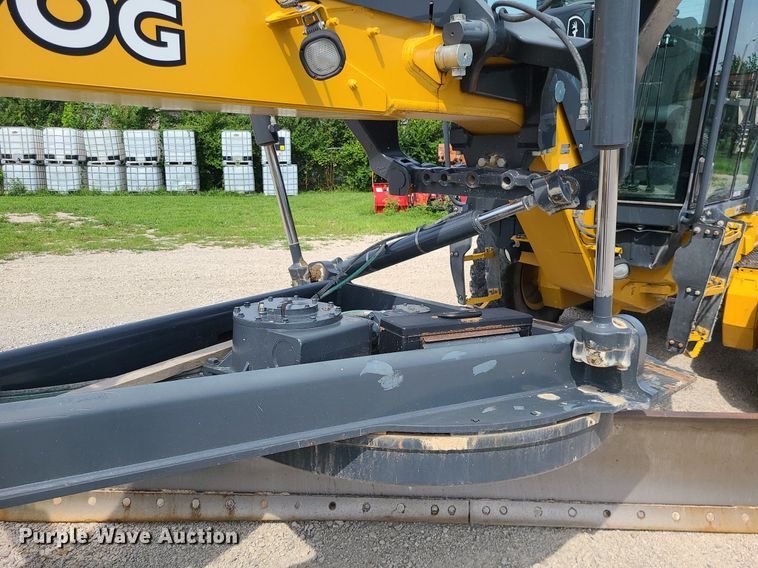 image for item MG9589 2016 John Deere 770G  motor grader