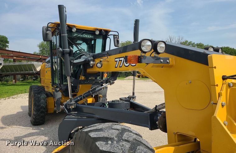 image for item MG9589 2016 John Deere 770G  motor grader