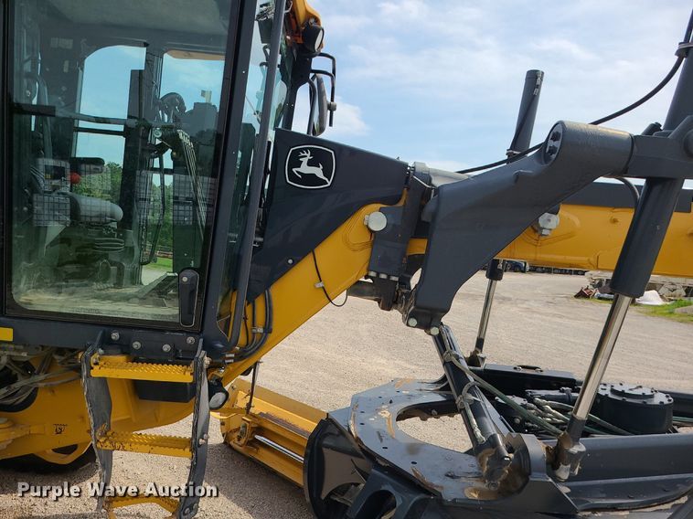 image for item MG9589 2016 John Deere 770G  motor grader