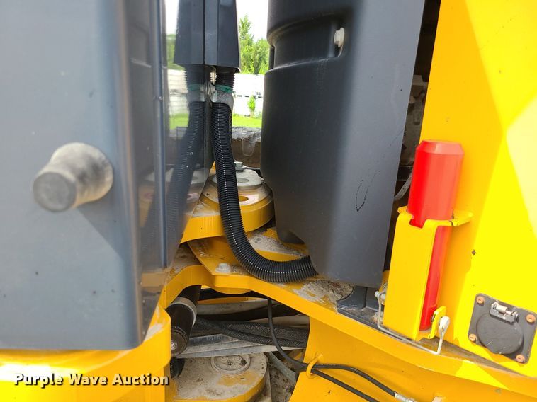 image for item MG9589 2016 John Deere 770G  motor grader