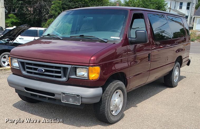 image for item MG9595 2007 Ford E350 Super Duty  van