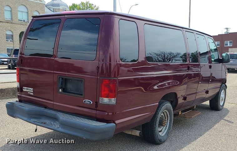 image for item MG9595 2007 Ford E350 Super Duty  van