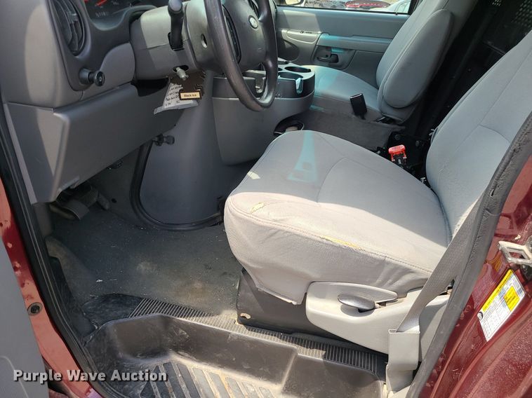 image for item MG9595 2007 Ford E350 Super Duty  van