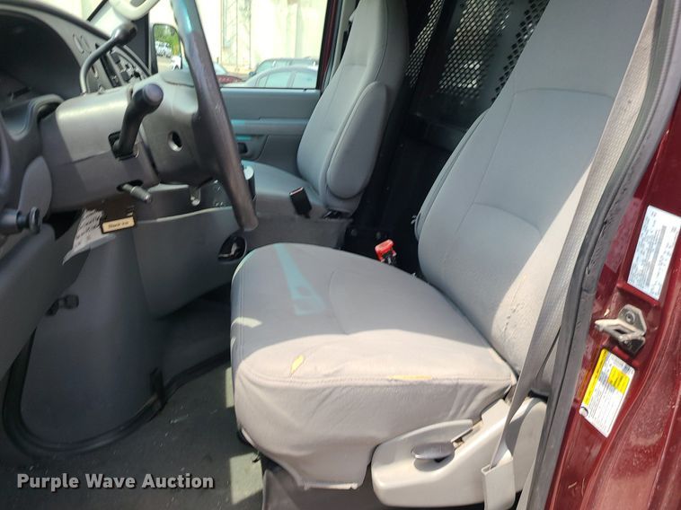 image for item MG9595 2007 Ford E350 Super Duty  van