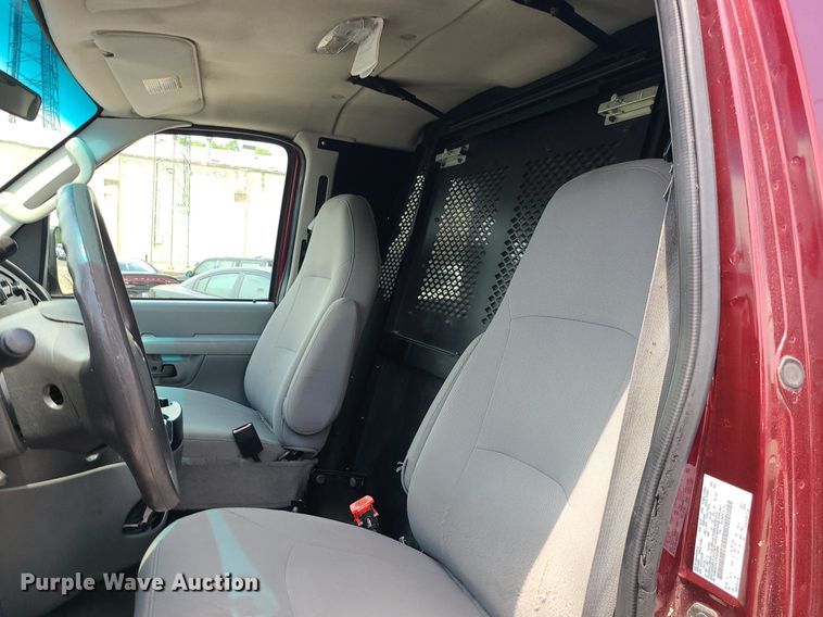 image for item MG9595 2007 Ford E350 Super Duty  van