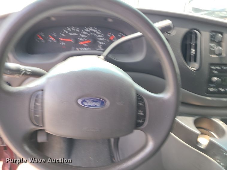 image for item MG9595 2007 Ford E350 Super Duty  van