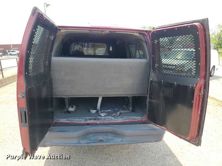 image for item MG9595 2007 Ford E350 Super Duty  van