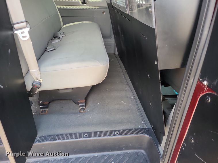 image for item MG9595 2007 Ford E350 Super Duty  van