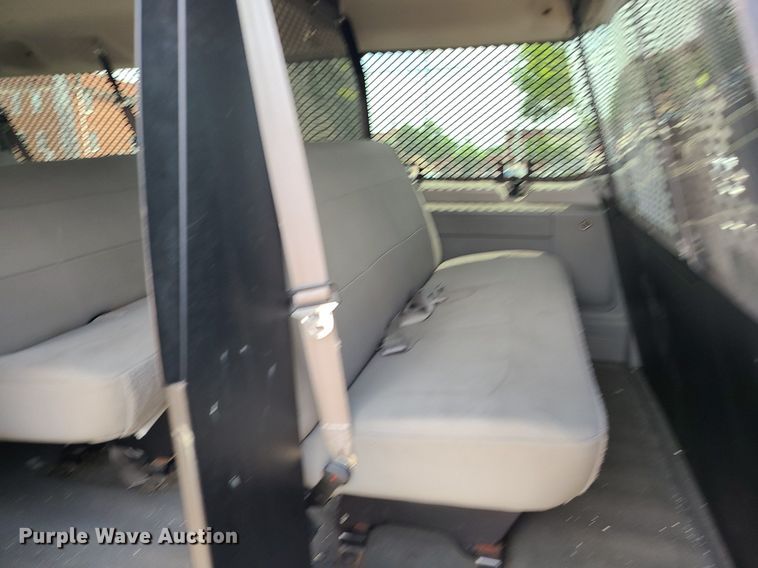 image for item MG9595 2007 Ford E350 Super Duty  van