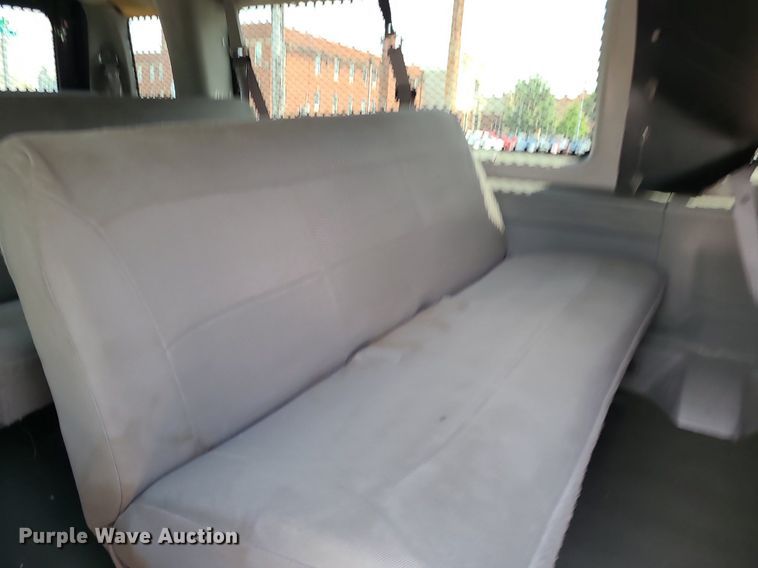 image for item MG9595 2007 Ford E350 Super Duty  van