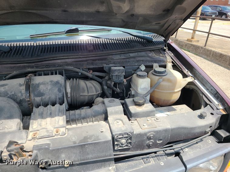 image for item MG9595 2007 Ford E350 Super Duty  van